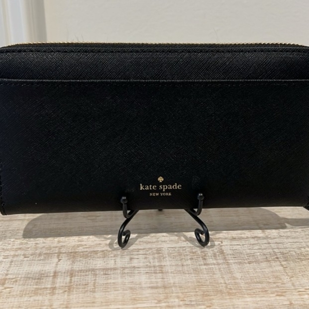 Gorgeous Kate Spade Penguin🐧 Zip Around Wallet - Picture 3 of 8
